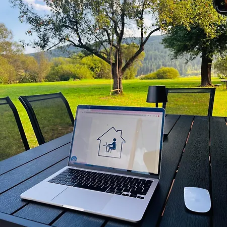 Na Samote V Raji Feriehus *