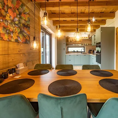 Na Samote V Raji Feriehus *